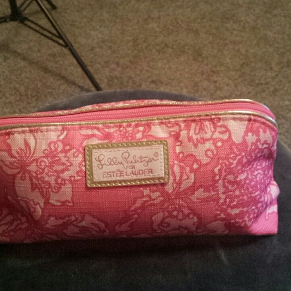 Lilly Pulitzer Handbags - Lilly Pulitzer for Estee Lauder cosmetic bag